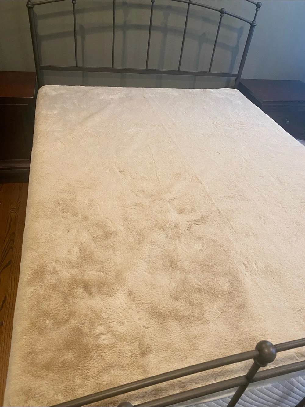 Quince luxury faux fur throw Champagne Cream color